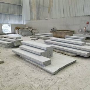 衡水 整石台阶（大面火烧+侧面自然面），出货前厂内拼装