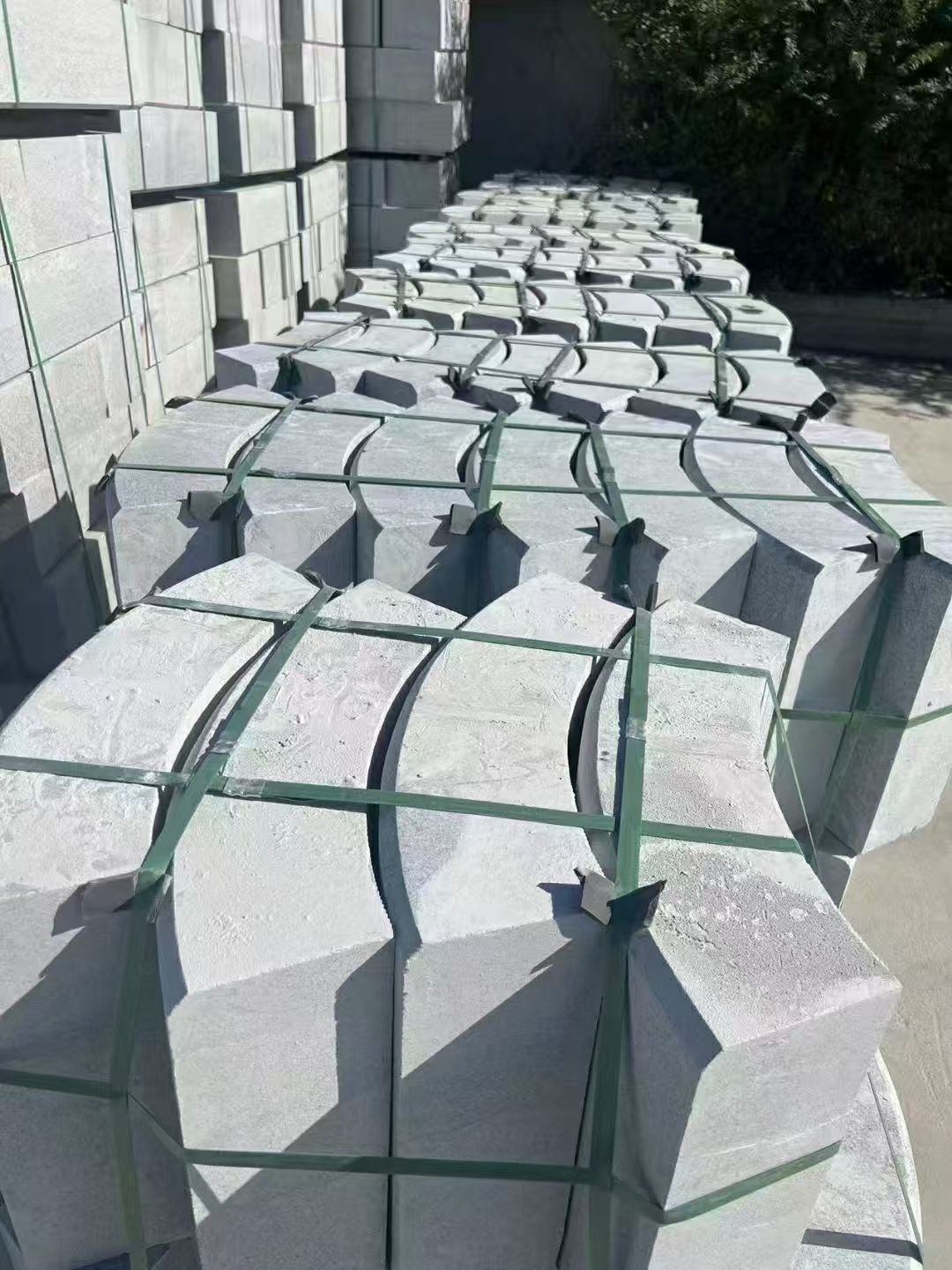 衡水 芝麻灰弧形路沿石