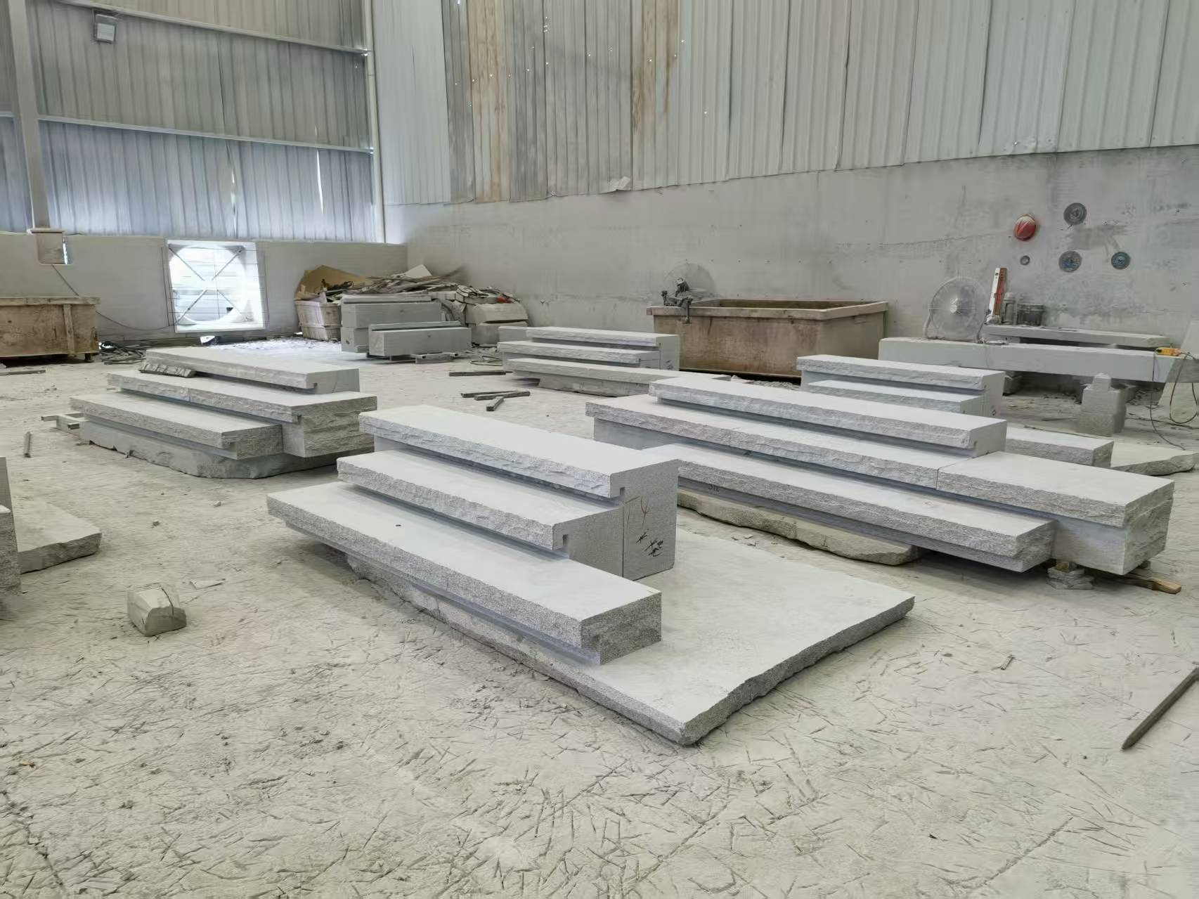衡水 整石台阶（大面火烧+侧面自然面），出货前厂内拼装